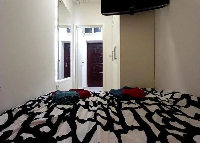 Contemporary アパート